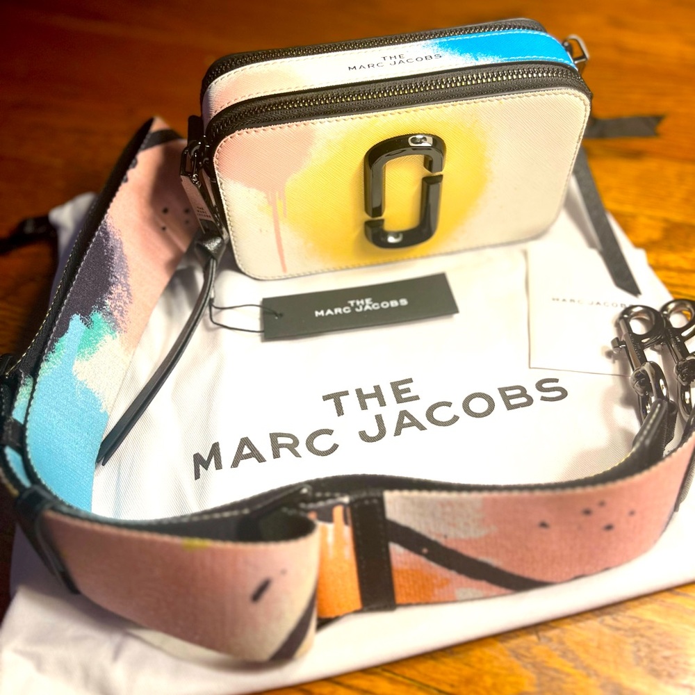 ✨LOW START ✨NWT Marc Jacob’s Snapshot Spray Paint Crossbody bag. Multicolor.